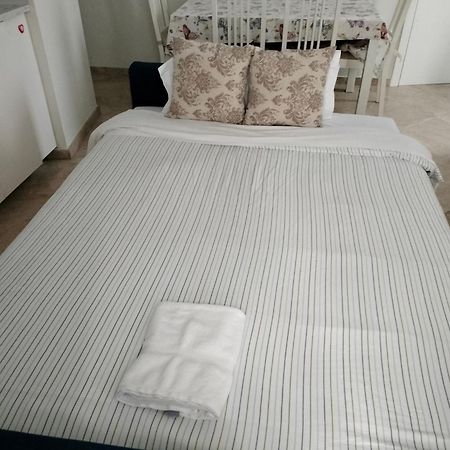Petit Sagasta Apartamentos-Sagasta Севиля Екстериор снимка
