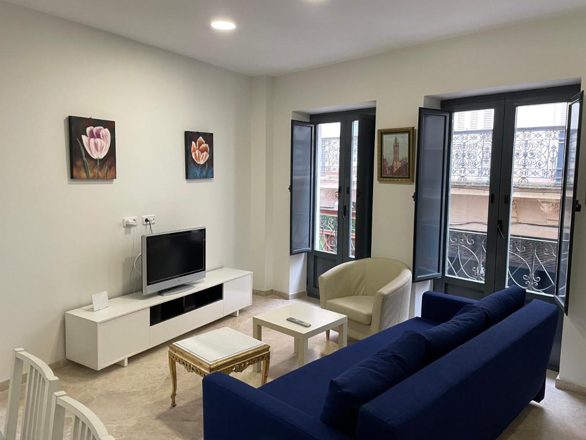 Petit Sagasta Apartamentos-Sagasta Севиля Екстериор снимка