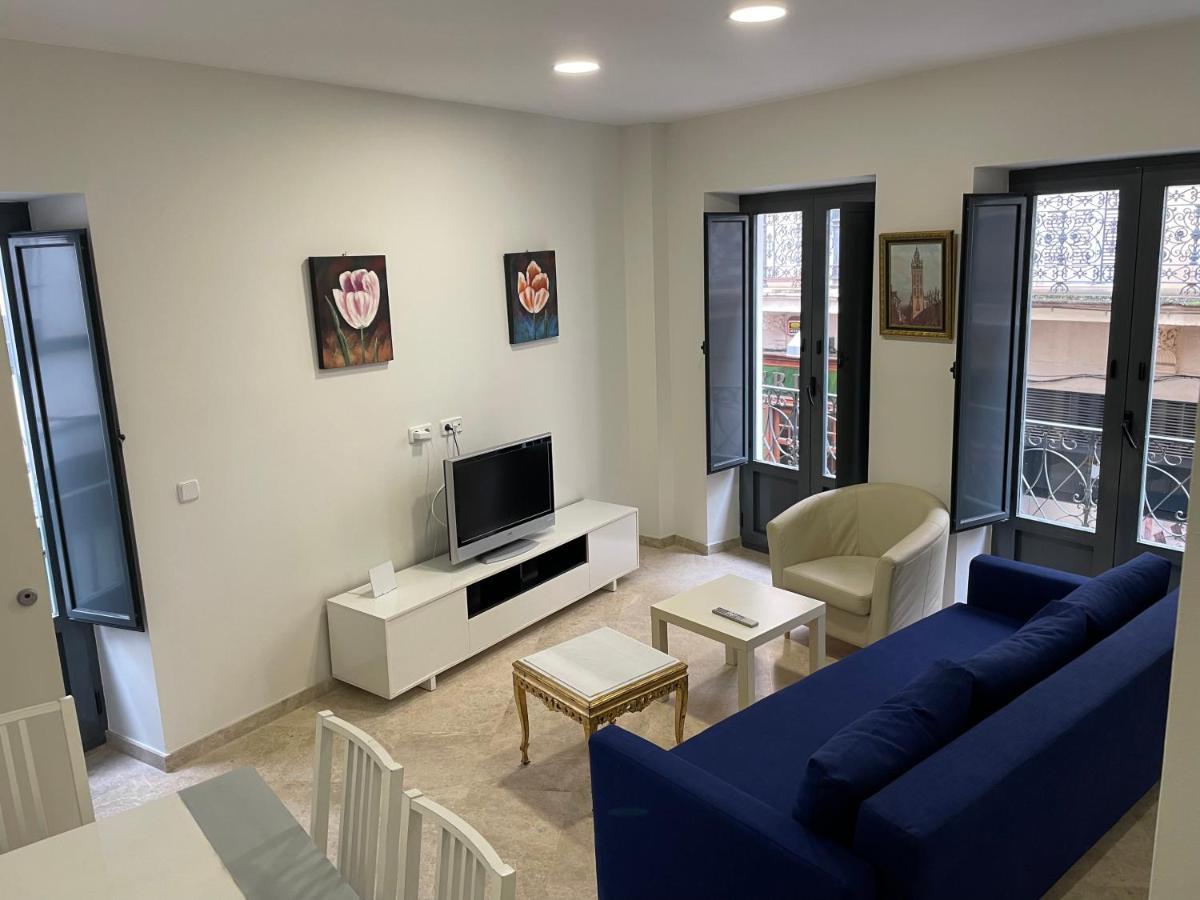Petit Sagasta Apartamentos-Sagasta Севиля Екстериор снимка