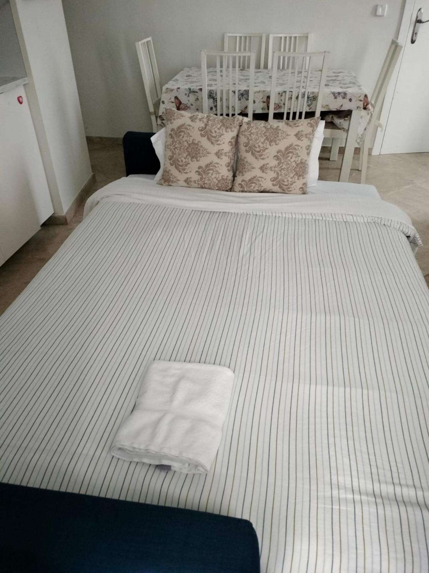 Petit Sagasta Apartamentos-Sagasta Севиля Екстериор снимка